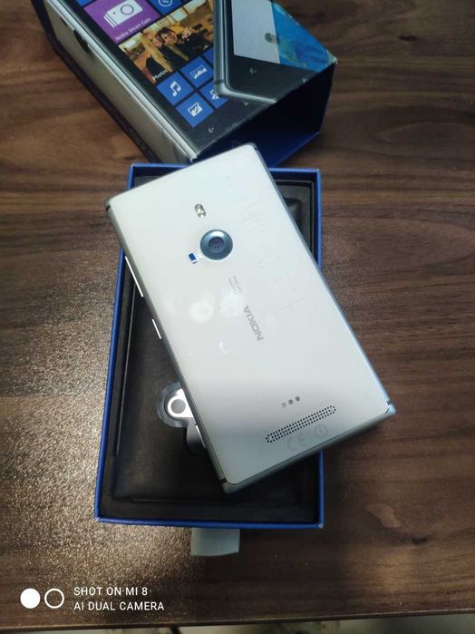 Nokia Lumia 925 практически нов. Неизползвани 3 броя.