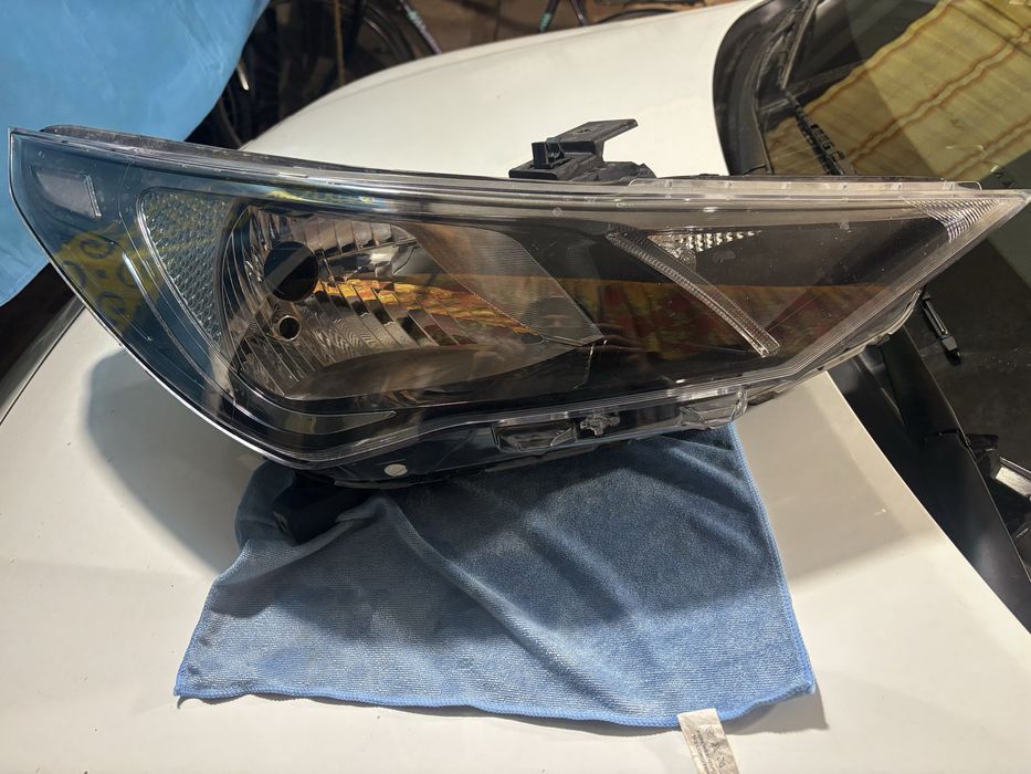 Продаю фару акцент