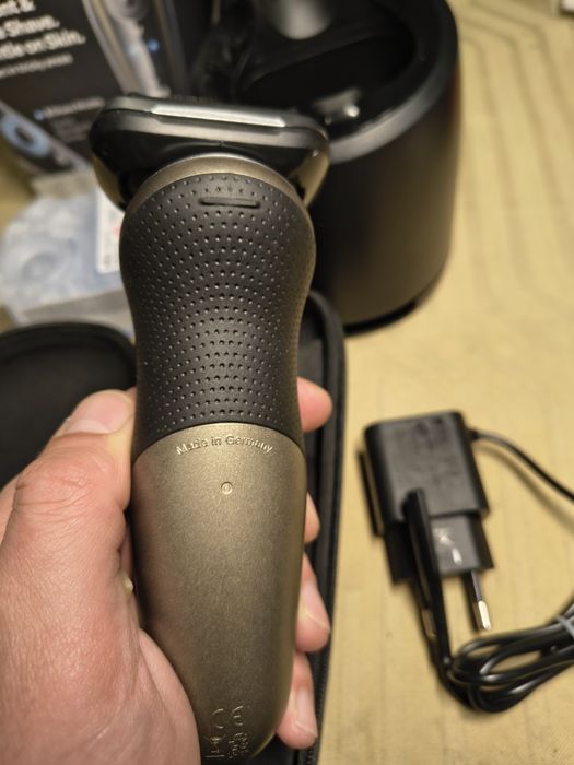 Електрическа самобръсначка Braun Seria 7 72-C7200CC, Автономия 60 мину