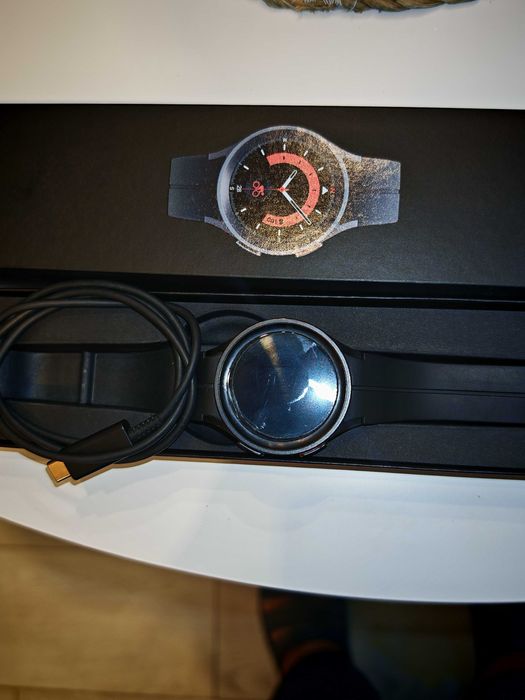 Смарт часовник SAMSUNG Watch5 PRO LTE