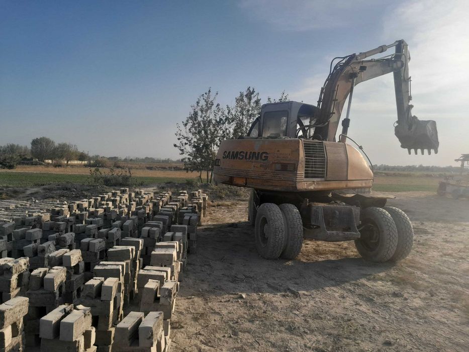 Экскаватор Samsung 132