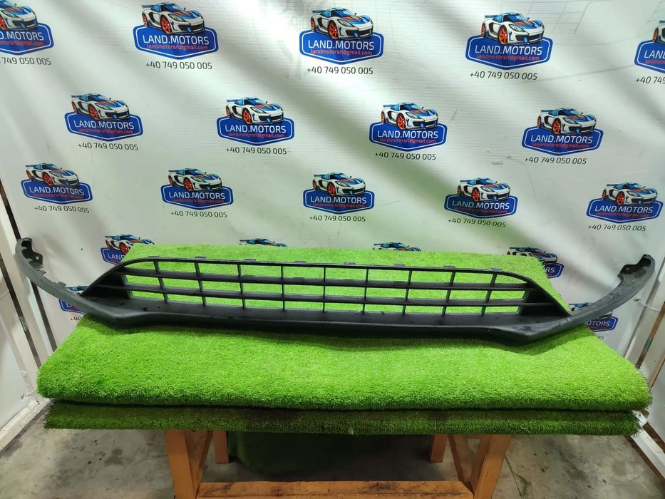 GRILA INFERIOARA BARA FATA FORD FOCUS MK3 FACELIFT / COD OEM F1EB-17B635-A / 1873305 2014 - 2018 (1B3)