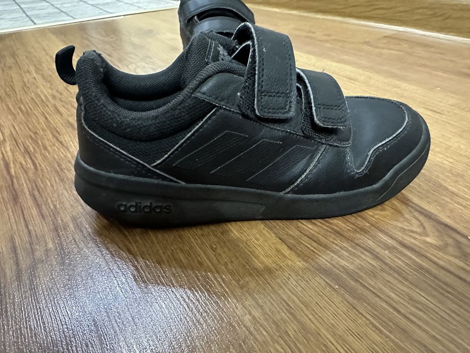 Кроссовки детский Adidas ориг.
