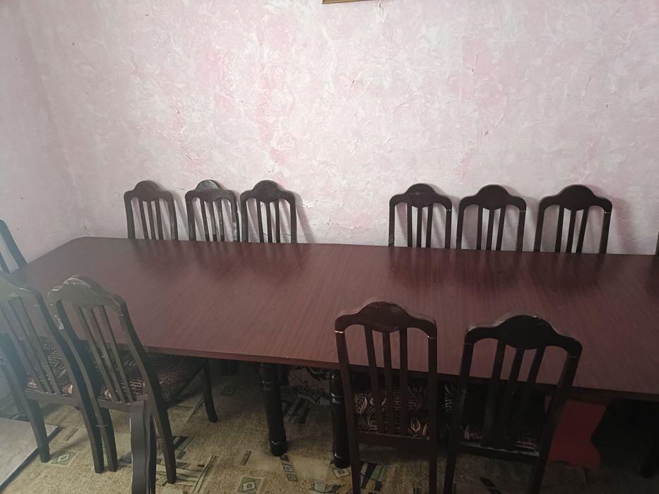 Стол и стулья сатылады Б/У