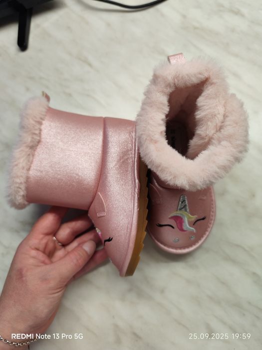 Два  чифта детски ботушки
