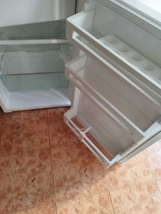 Малък хладилник-LIEBHERR