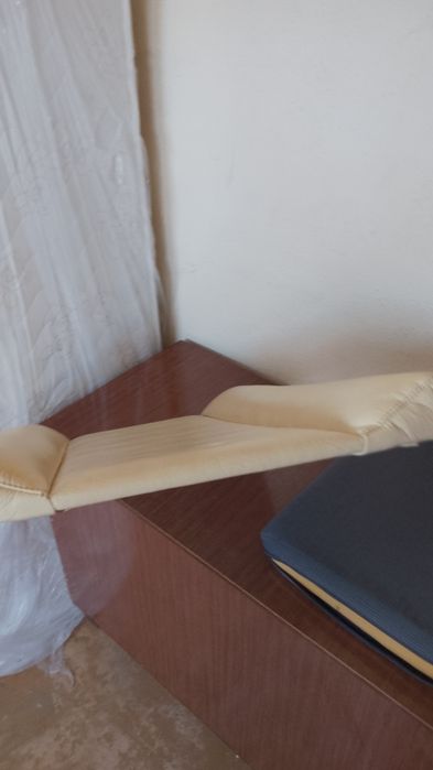 Кожен  повивалник и кош.