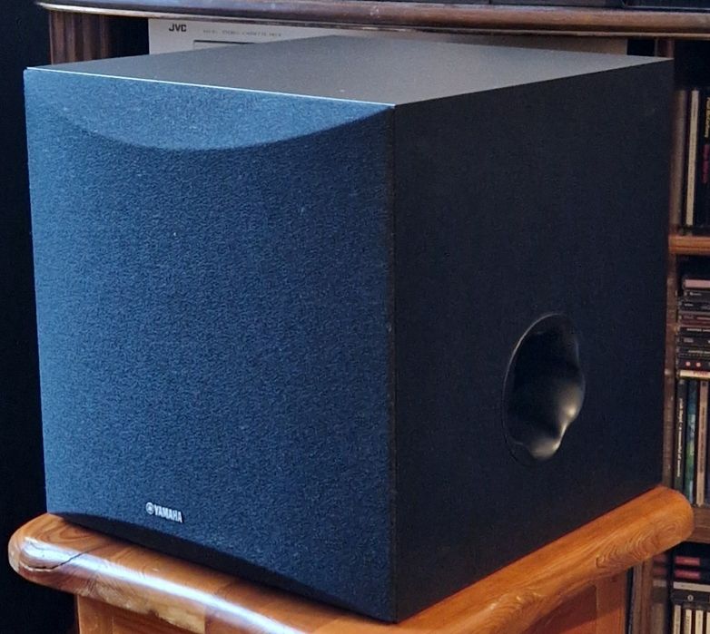 Продаю сабвуфер Yamaha.