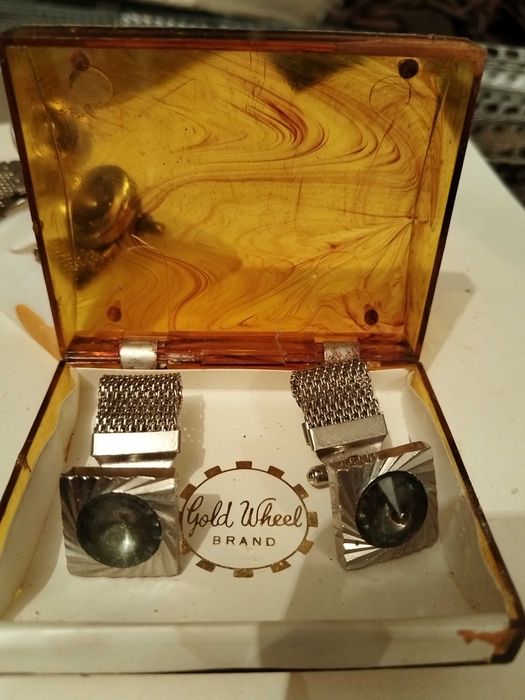 Бутонели, копчета, ръкавели за риза Будилник Ruhla, GDR