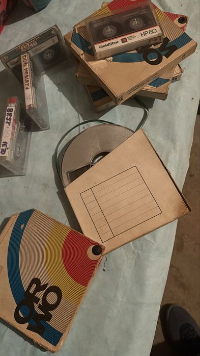 Benzi, casete si viniluri