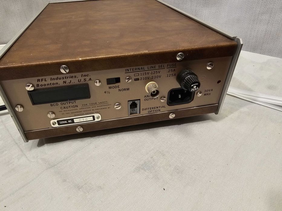 RFL 912 Gaussmeter