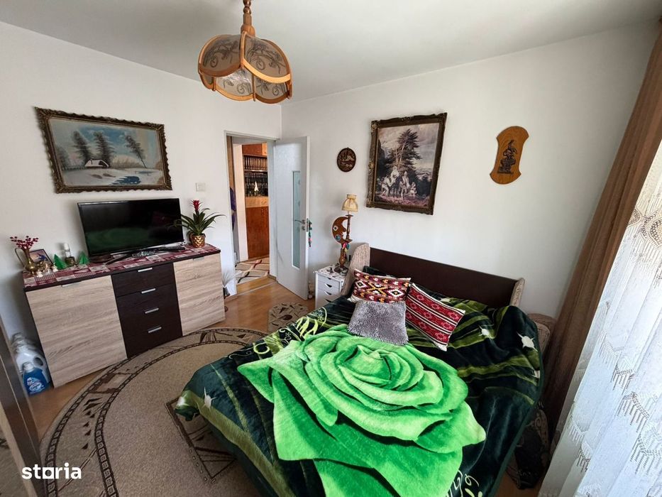 Apartament 2 camere, decomandat - zona Cetate