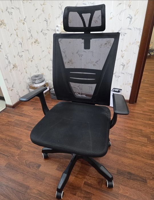 Продам кресло офисное