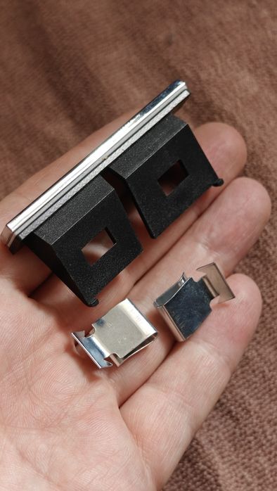 AUDI QUATTRO эмблема на решётку