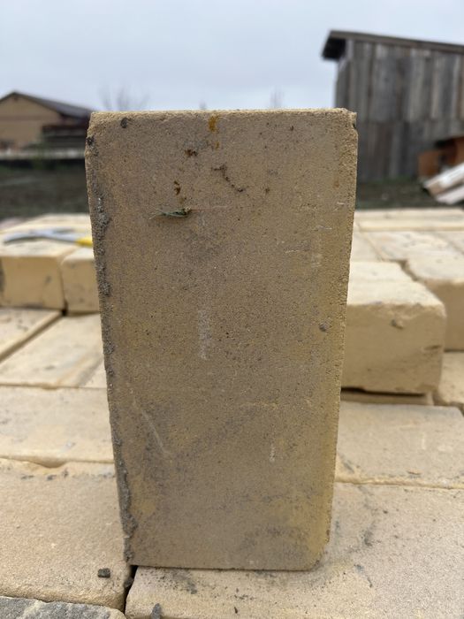 Кирпич тастар сатылады