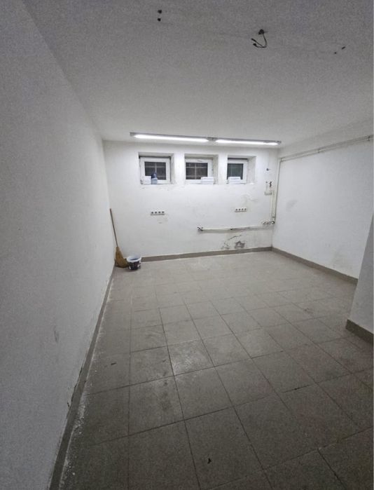 Inchiriez spatiu depozitare