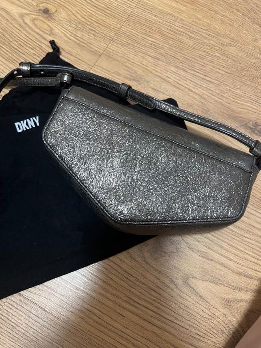 Чанта DKNY от естествена кожа