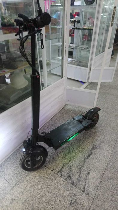 Продам электросамокат