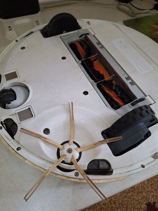 Робот-пылесос Roborock S5 белый б/у