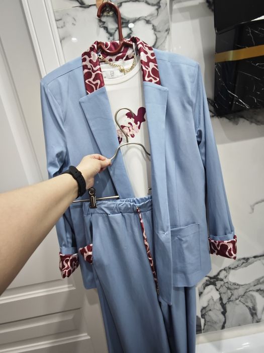 Продам кастюм двойки и тройки