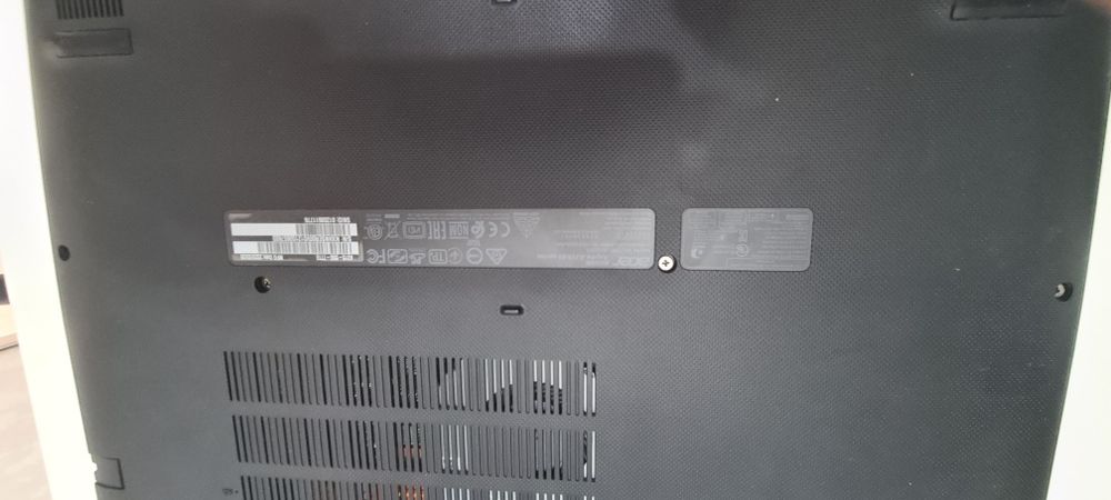 Продам ноутбук Acer core i7 сумка мышь