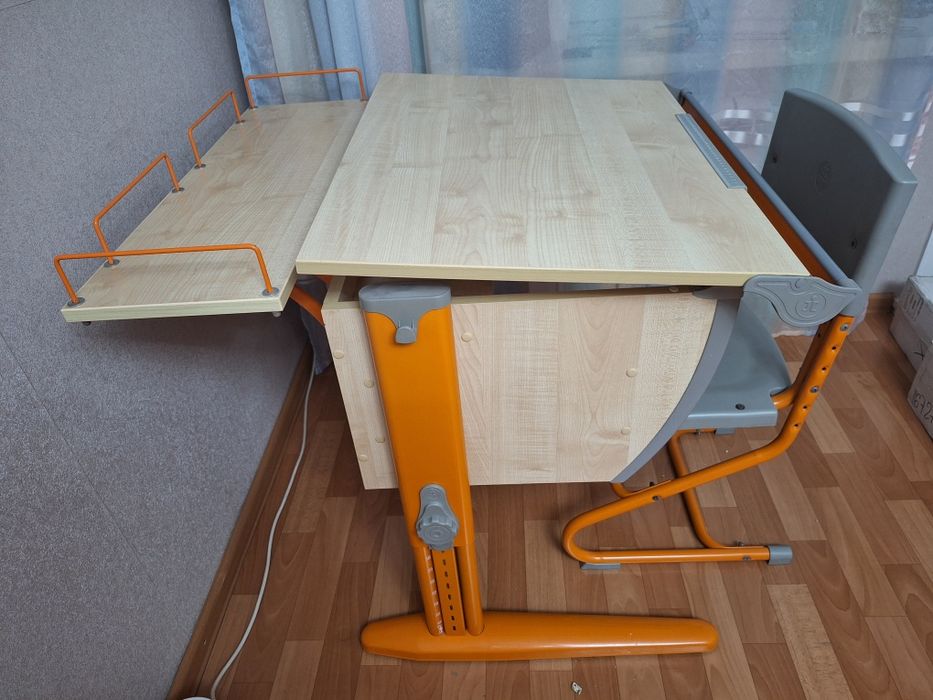 Школьный стол-трансформер ДЭМИ