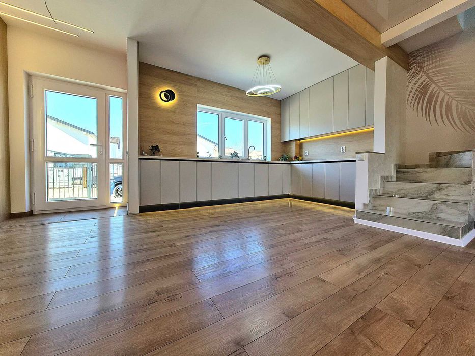 Casa 4 cam.în vilă duplex PREMIUM-Modern, SÂNPETRU ,BRAȘOV