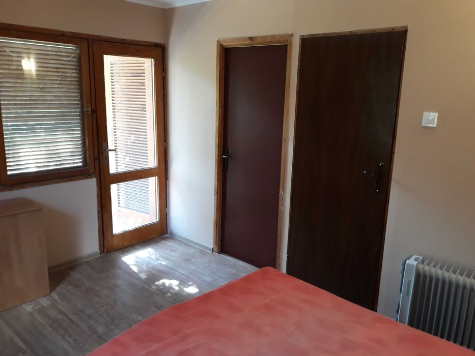 Продавам Вила на 2 етажа в село Малево до Хвойна