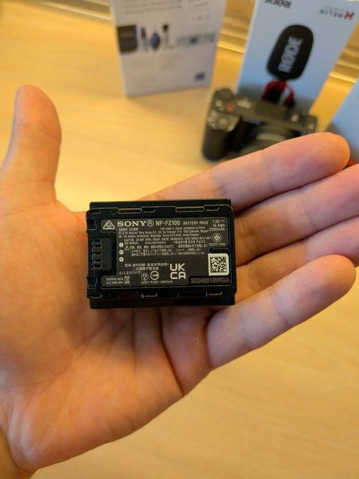 Sony ZV-E10 II + обективи, микрофон Rode, батерии и карти – комплект