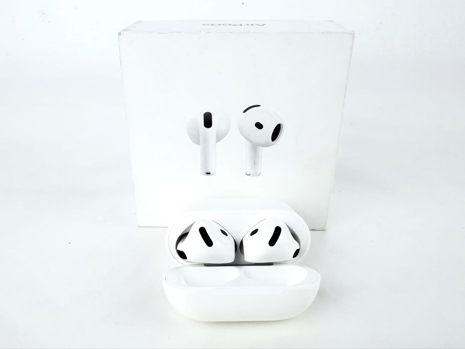Apple AirPods 4 Перфектни! Гаранция!