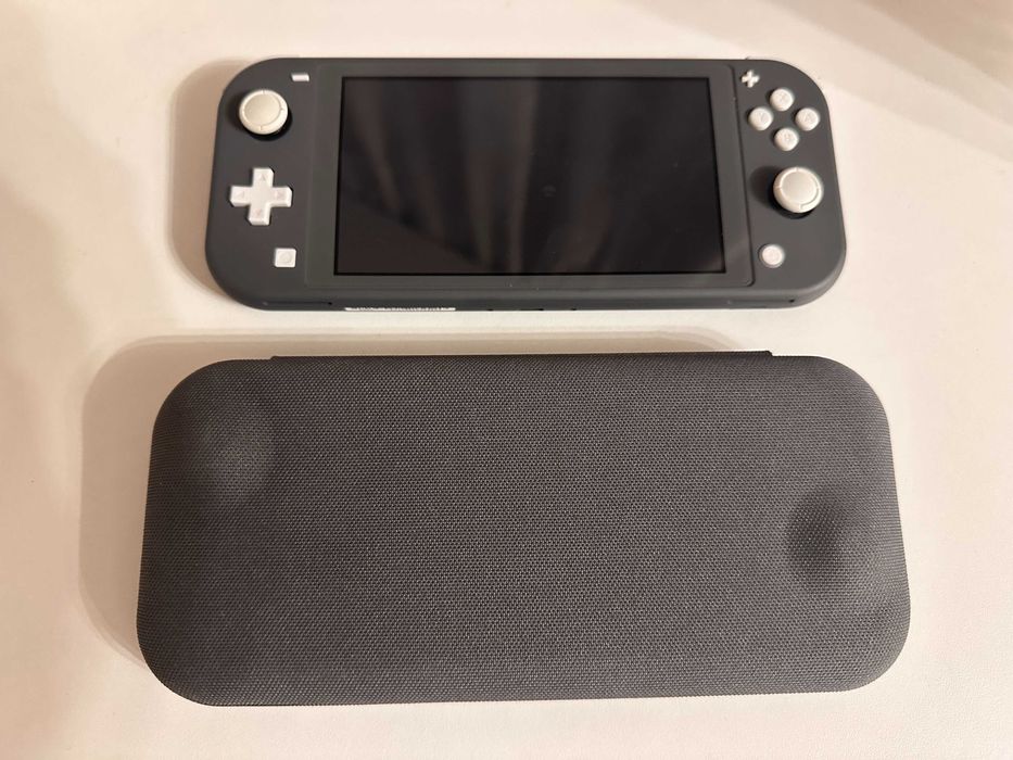 Nintendo Switch Lite Прошитая + Nintendo Flip Case