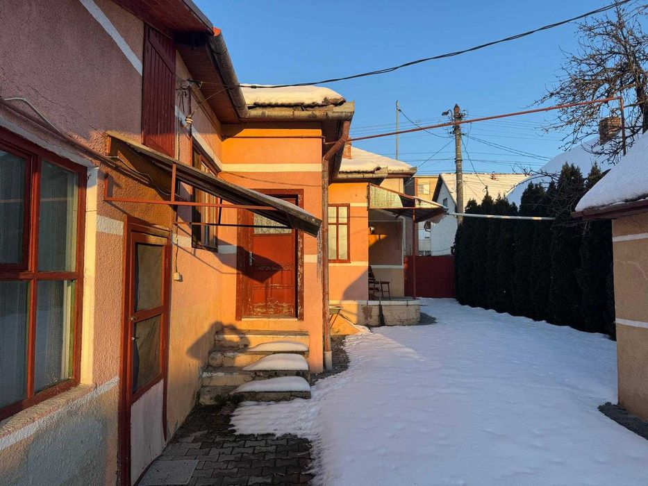 Casă ultracentrală cu teren 1300 m², garaj dublu și anexe, Târnăveni