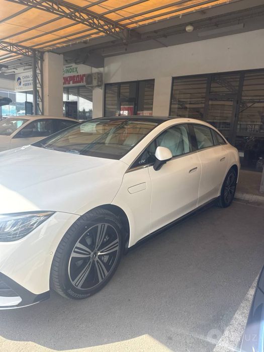 Merecdes benz EQE 500.      2024 yil