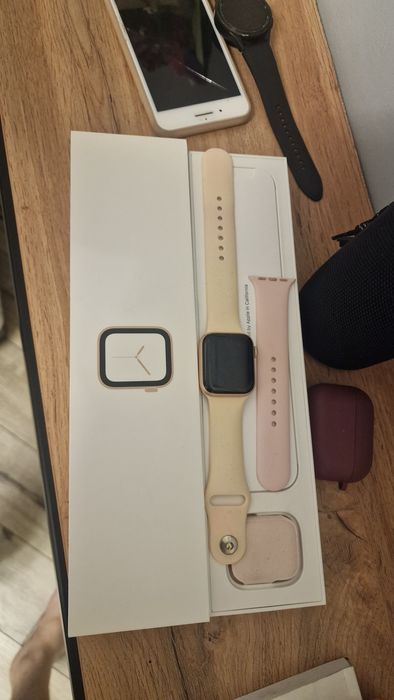 Продам часы apple watch 4series