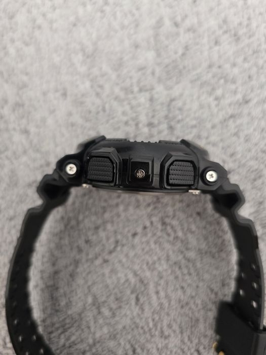Ceas G-Shock GA-110 Negru/Auriu