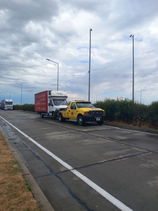 Tractări utilaje până în 10 t deblocări auto, accidente