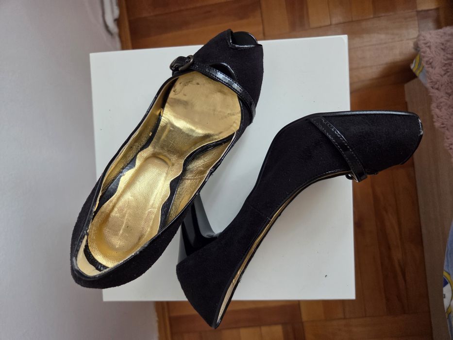 Pantofi eleganți de dama