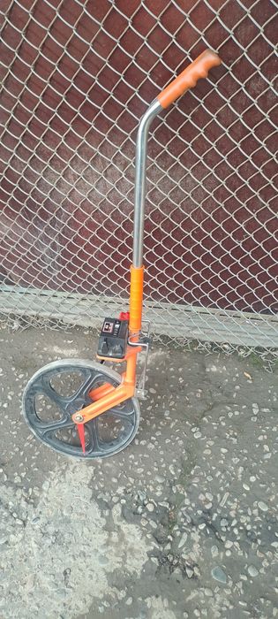 Рулетка. Метр. Шагомер.