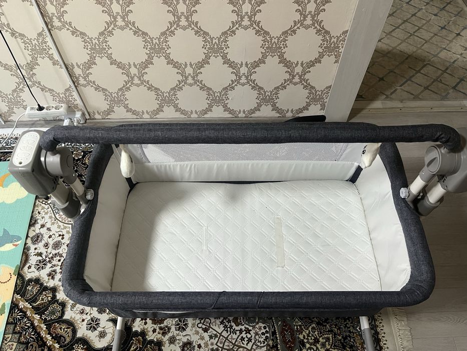 Манеж кроватка с электро маятником