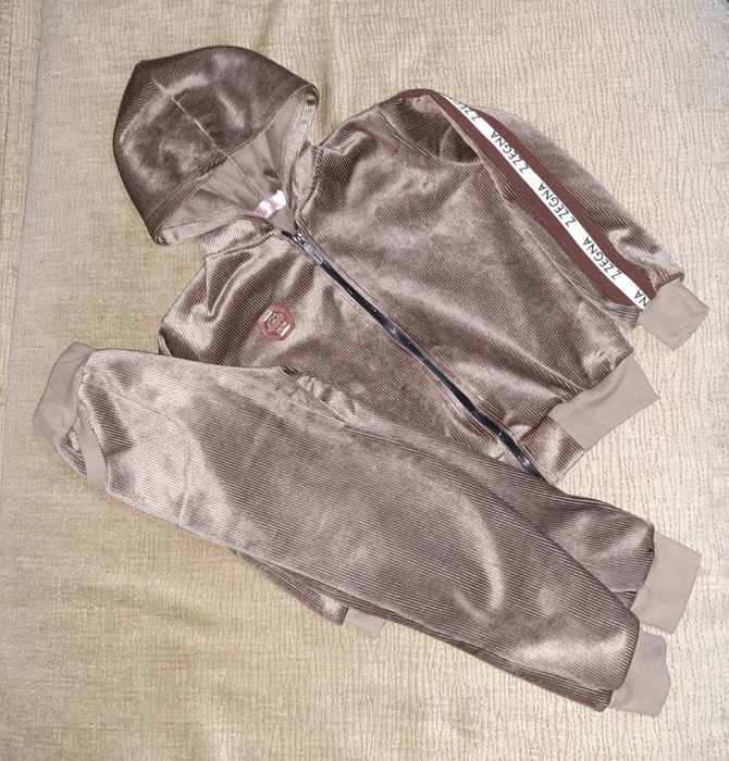 Спортивный костюм для девочки