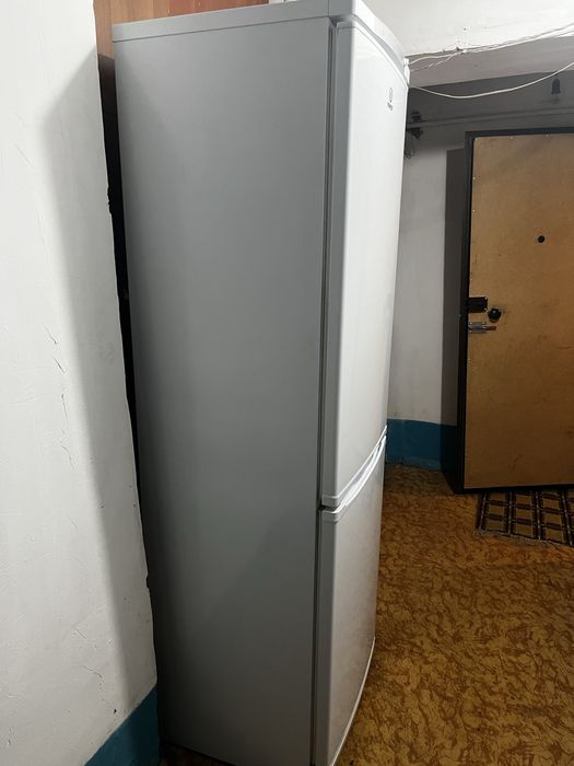 Продам б/у холодильник