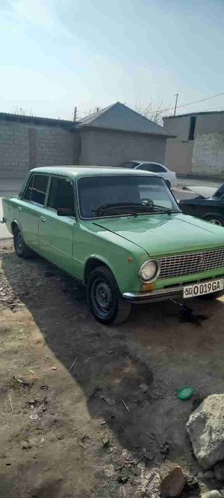 Jiguli 011 sotiladi 2000$