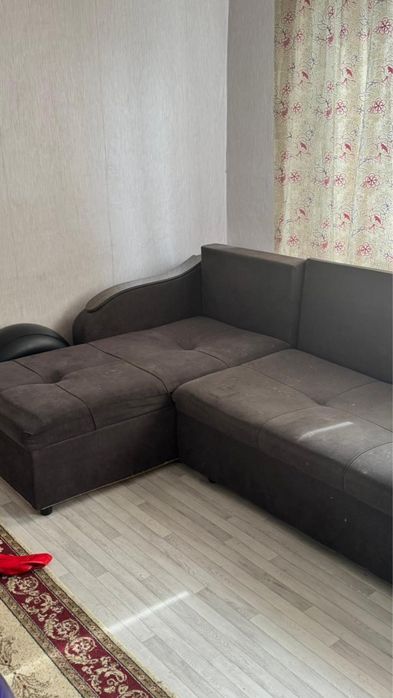 Диван коричевный