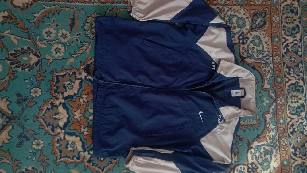 Продам ветровку(кофту) найк