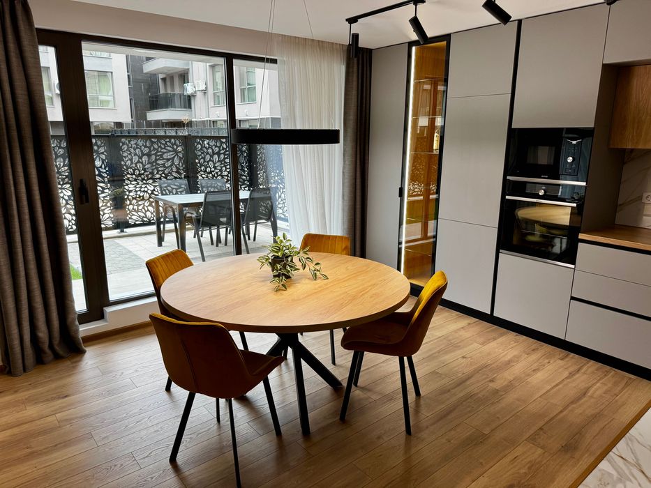 Предлагам под наем изключително луксозен апартамент в гр.Пловдив