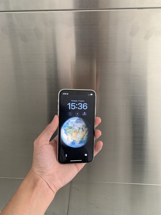 Продам срочно iPhone 11 64GB
