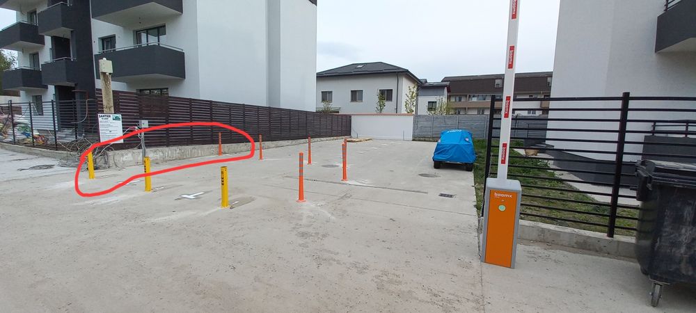 Inchiriez loc de parcare