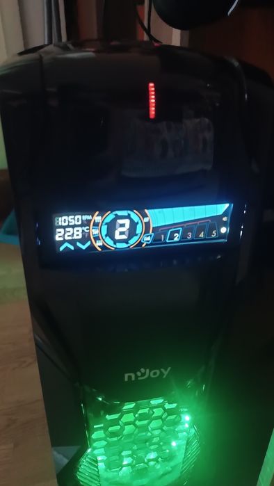 Calculator unitate gaming AMD Phenom X6 16gb ram SSD HDD video dedicat gaming Ati Radeon HD 7950 3gb ddr5 384 biti