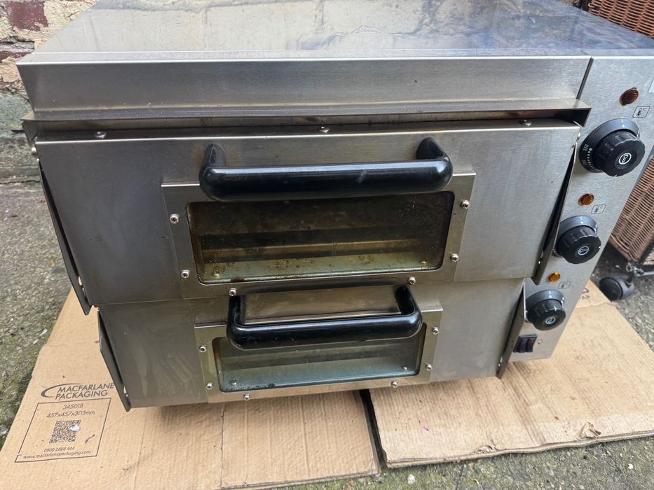 Професионална пица фурна 3000W – отлично състояние