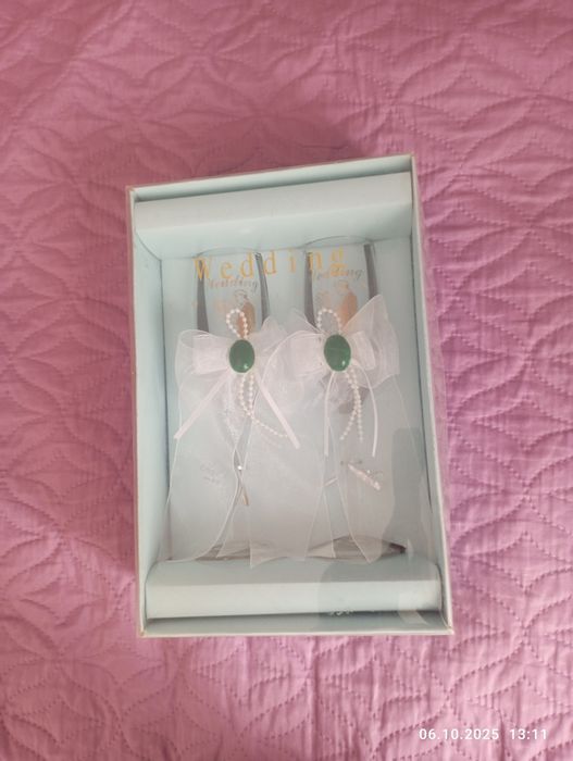 Фужеры праздничные для молодоженов.